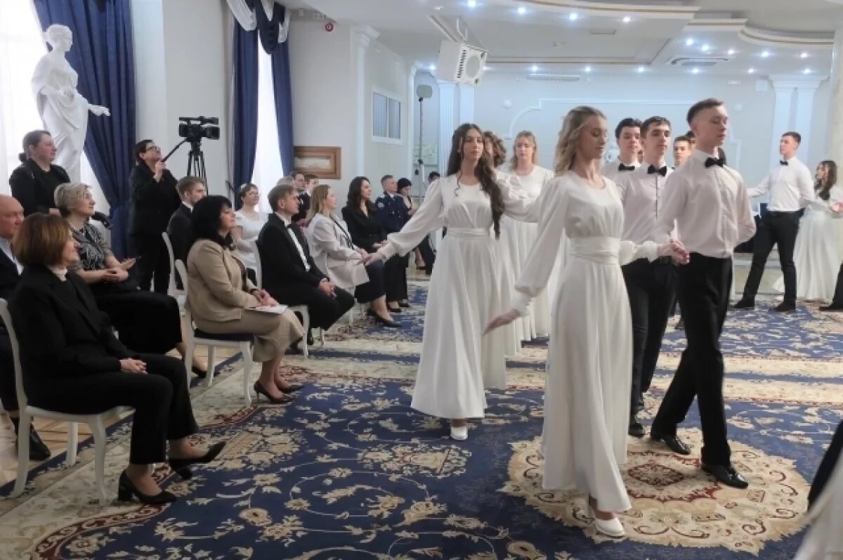    Юные дарования Дона блеснули на губернаторском балу