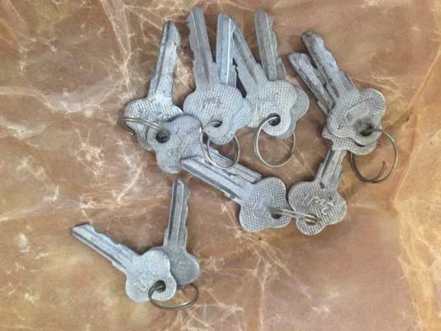 Ключи ЗиЛ. Бороздкка у всех одинаковая и не менялась десятилетиями.