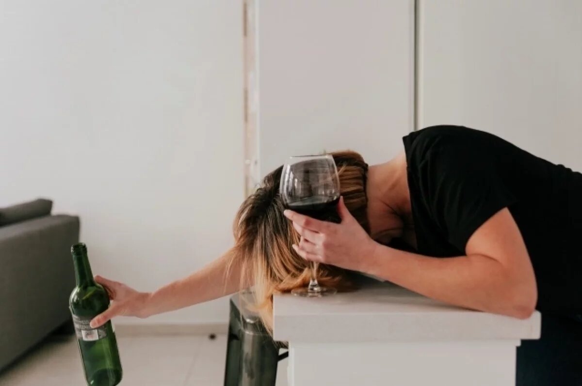    Нарколог Тюрин: самый опасный алкоголь поражает почки и зрение