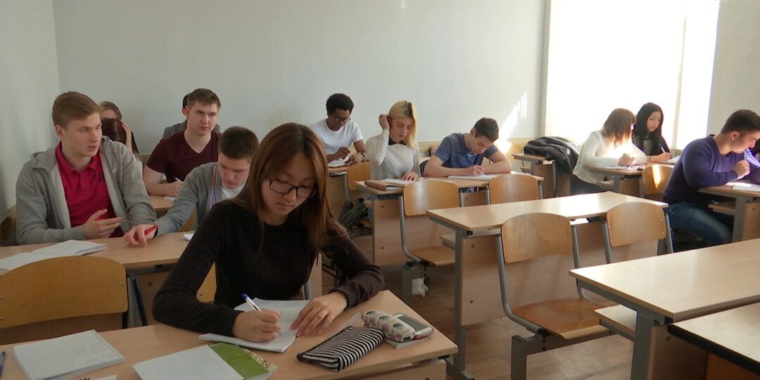 Студенты просят Дивнича защитить их от "чеченской ОПГ"