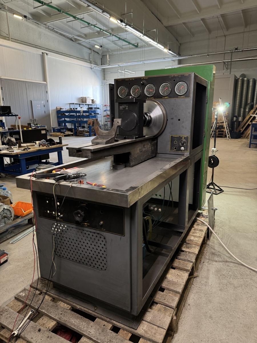 Китайский стенд в процессе модернизации 