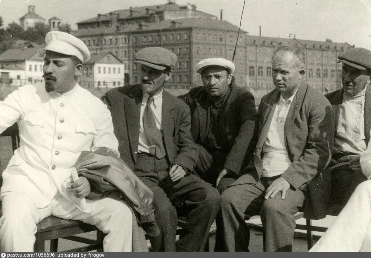 Л. Каганович, Н. Хрущёв, А. Бутусов, Г. Соловьев и Н. Васильев. фото из rg.ru