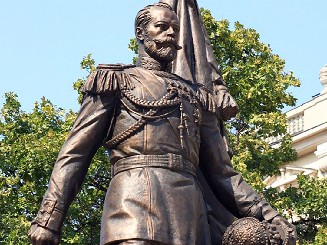 Памятник Николаю II. Источник фото: https://kulturologia.ru/blogs/080320/45714/