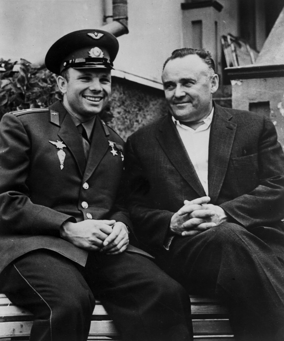 А дома у меня вот такая жемчужина, отвечаю, Юра...