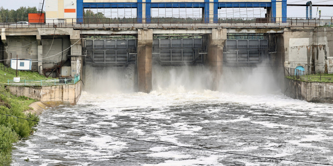 Река Миасс набирает силу: в Челябинске открыли шлюзы