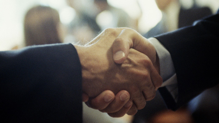    рукопожатие (фото: Global Look)