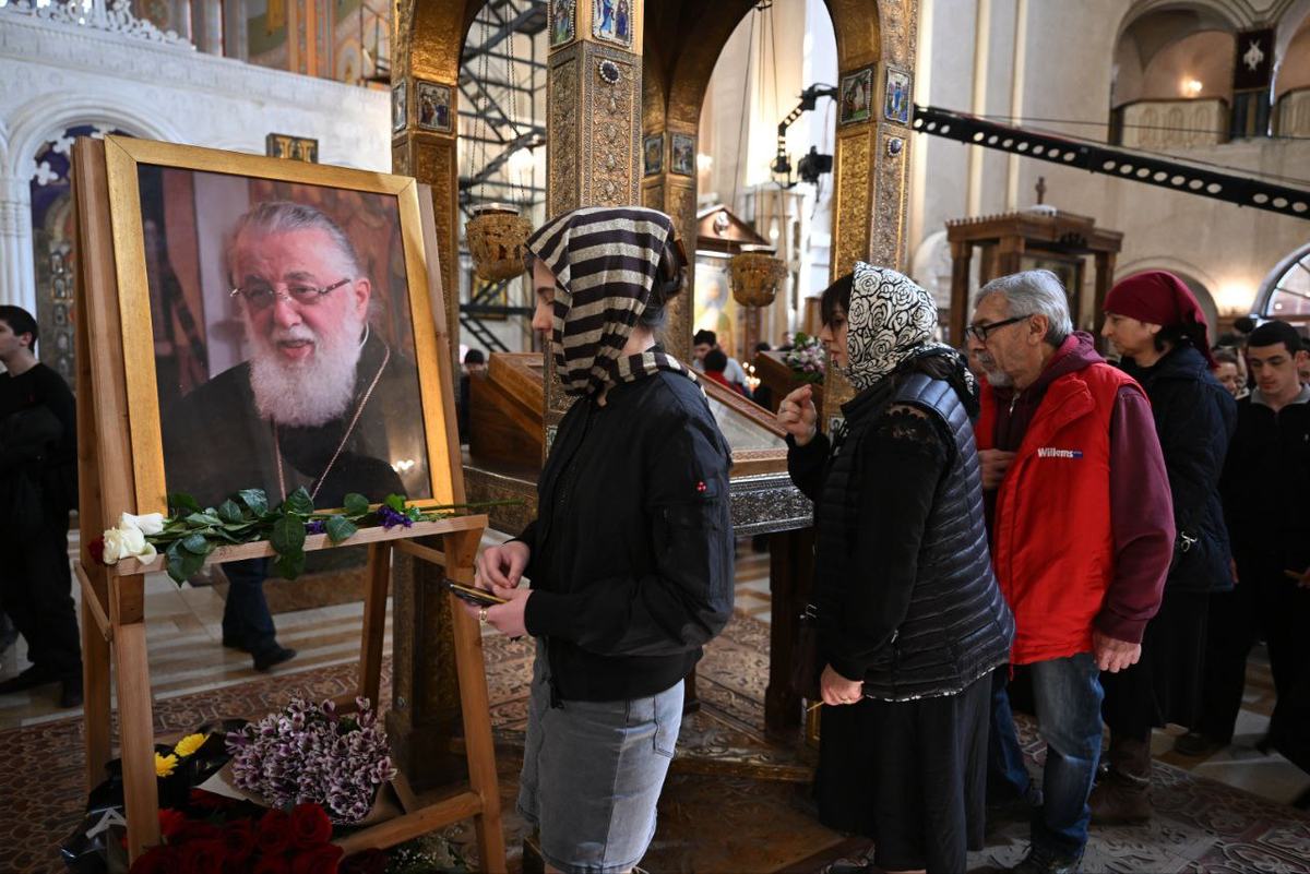 Траурная церемония прощания с Католикосом-Патриархом Всея Грузии Илией Вторым в соборе Самеба
