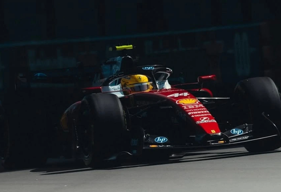    Льюис Хэмилтон: У Ferrari отличный болид, но мы отстаём от Mercedes на прямыхFerrari