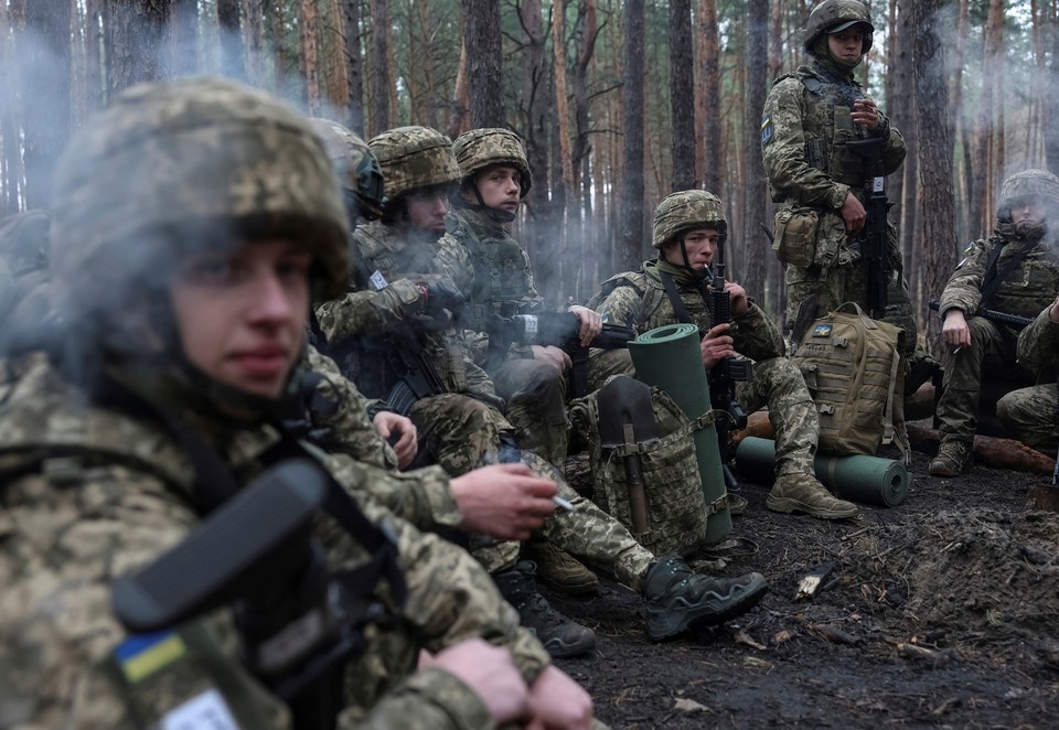    Боевик ВСУ признался в расстреле мирной колонны жителей Курской области REUTERS