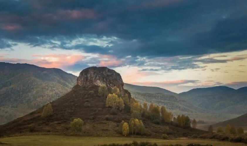 https://posibiri.ru/gora-shlyapnaya-v-altajskom-krae/