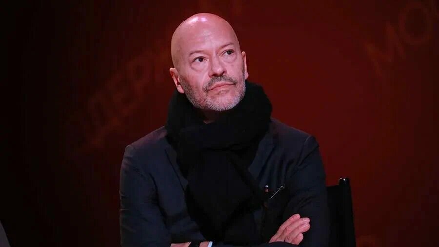 Фёдор Сергеевич Бондарчук — советский и российский актёр кино, телевидения, озвучивания и дубляжа, режиссёр и продюсер кино и телевидения, сценарист, телеведущий, клипмейкер.