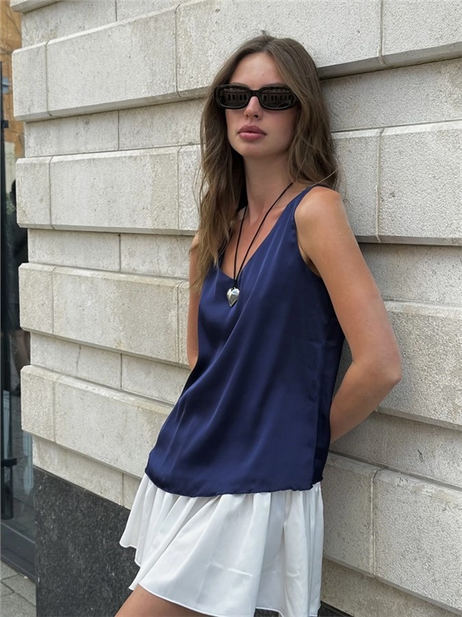 Их легко можно комбинировать с верхней одеждой, куртками, пиджаками и кардиганами
Фото: ozon.ru
