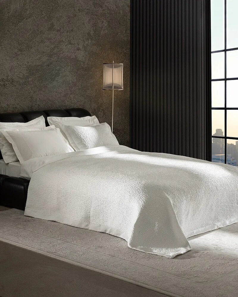 Подарочный комплект постельного белья Milanes с покрывалом.