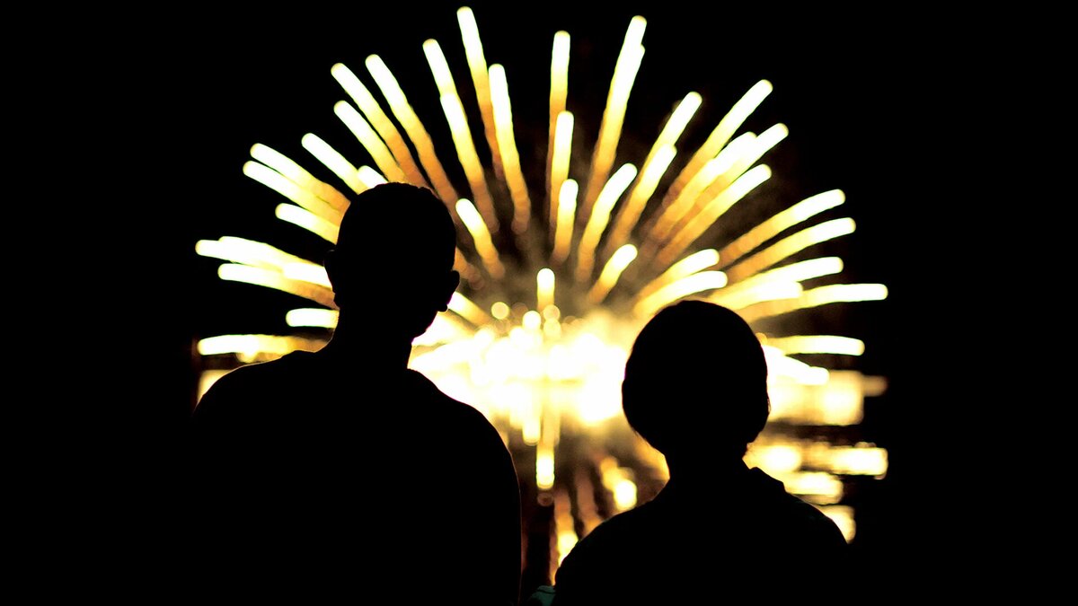 Кадр из фильма "Сотня цветов" по роману Кавамуры