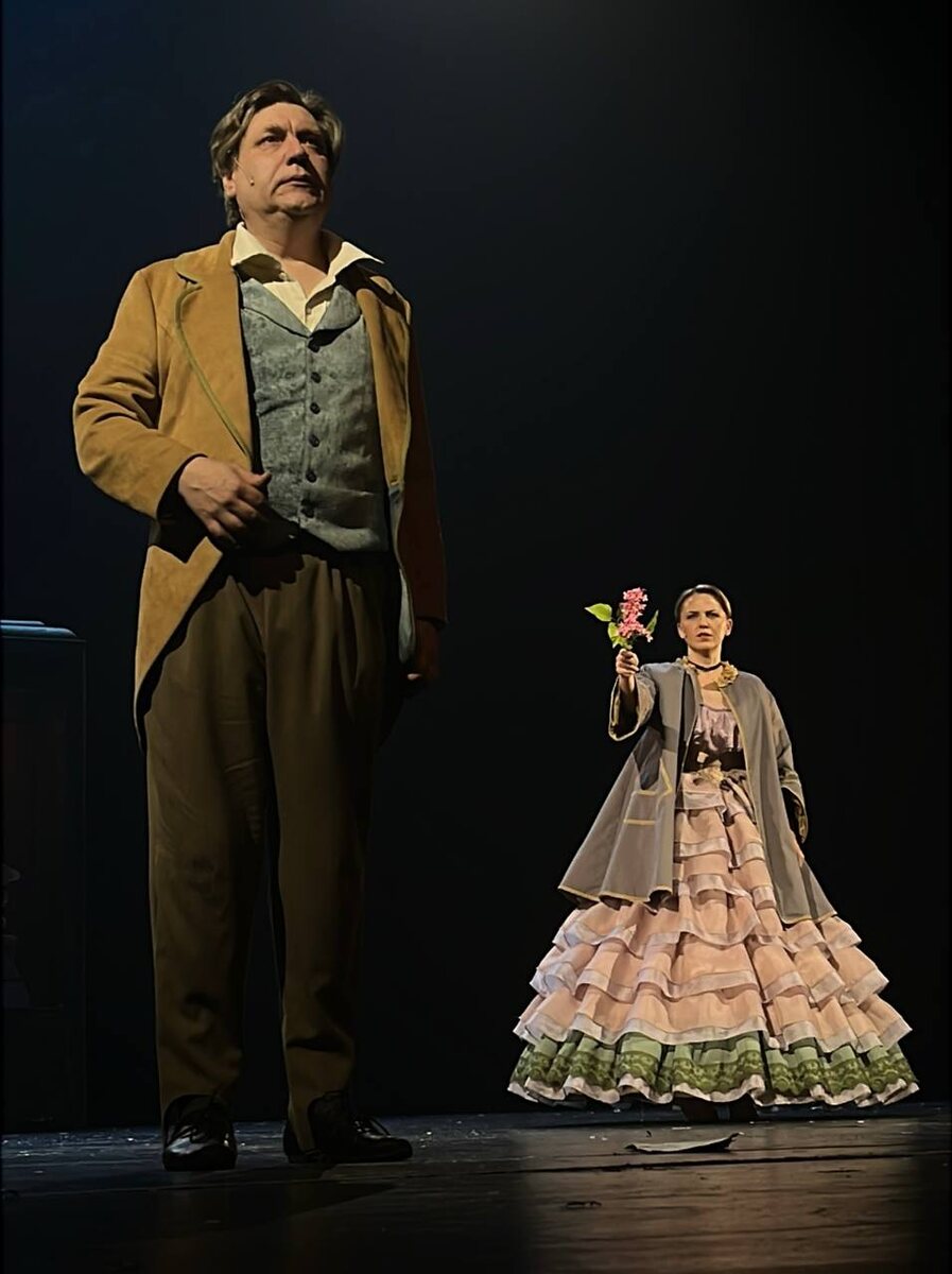 Сцена из спектакля Спектакль «Обломов» по роману И.А.Гончарова. Липецкий Государственный Академический Театр Драмы имени Л.Н.Толстого. Фото автора.