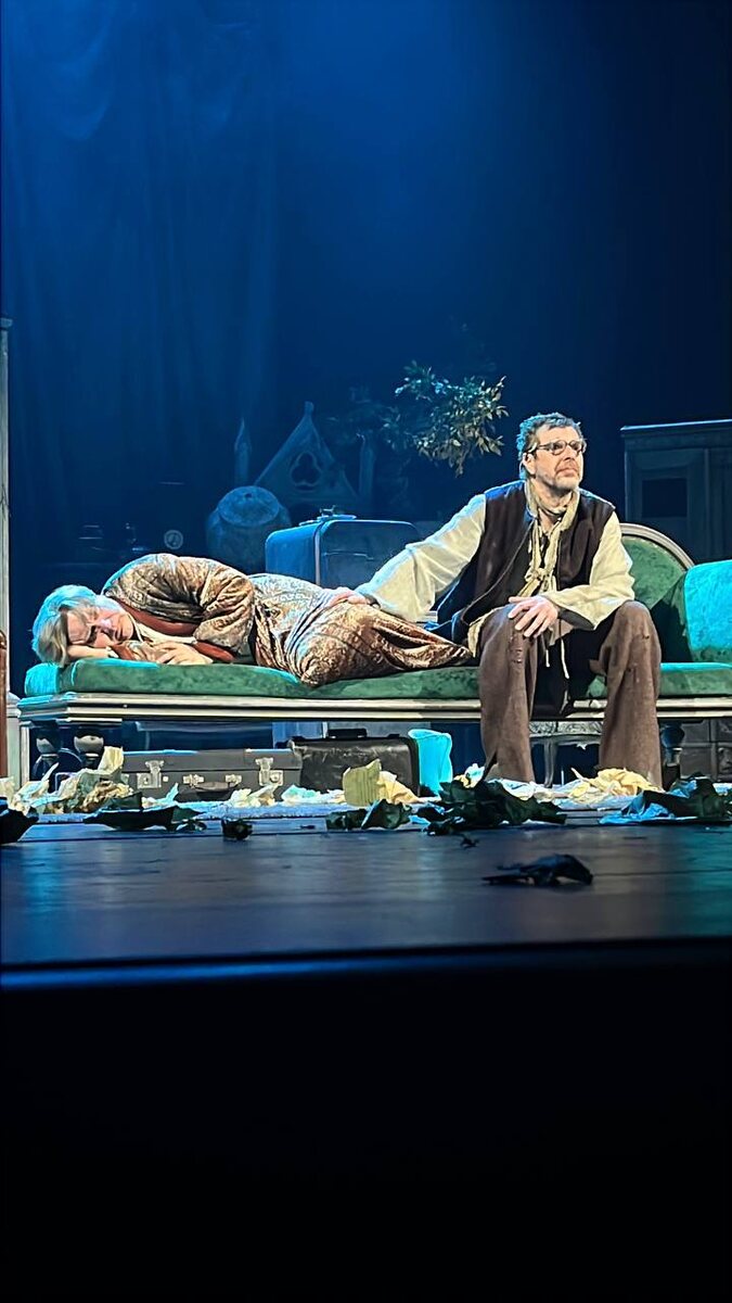 Сцена из спектакля Спектакль «Обломов» по роману И.А.Гончарова. Липецкий Государственный Академический Театр Драмы имени Л.Н.Толстого. Фото автора.