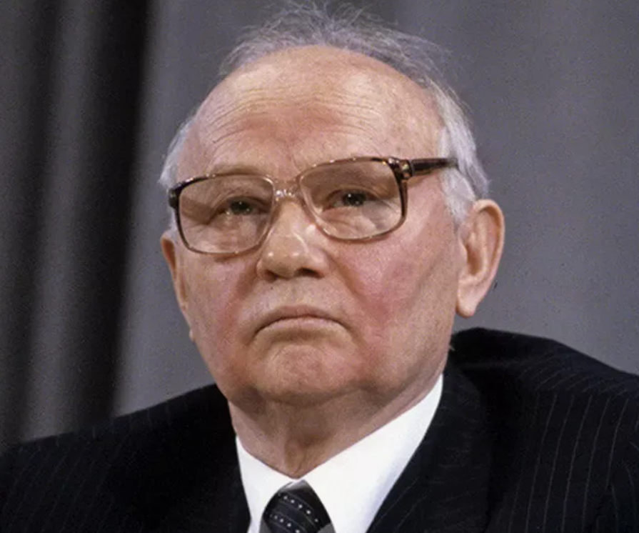 В.А.Крючков (1924-2007). Источник - https://rus.team/people/kryuchkov-vladimir-aleksandrovich