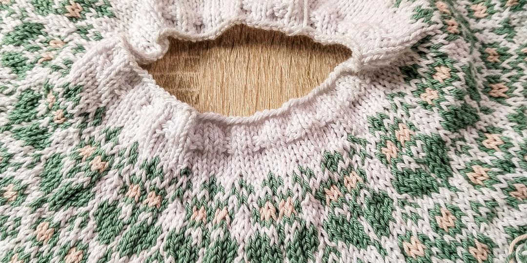 Почему спинка ползёт наверх, а ворот душит? Секрет в ростке