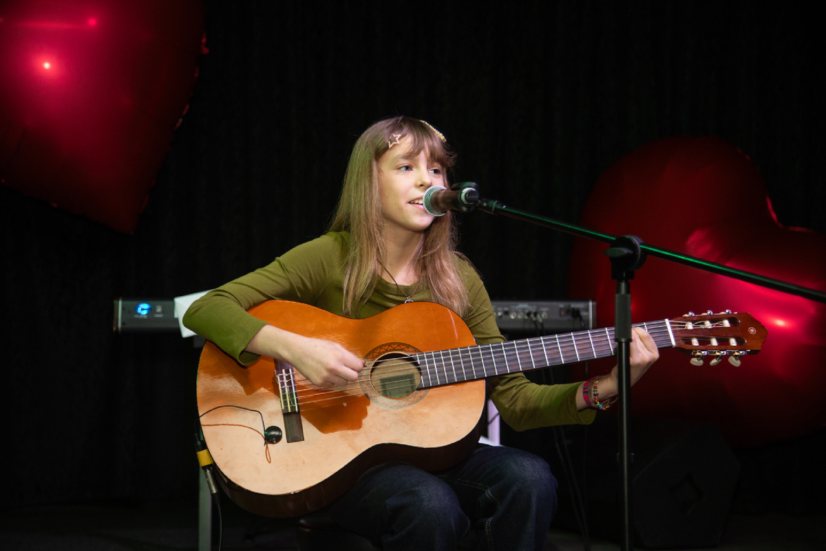 Ученица музыкальной школы "Indie Rock School"