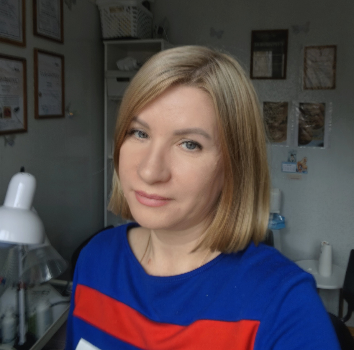 Подстриглась)