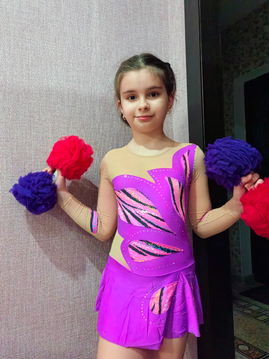 Купили сначала этот, но он впритык. Сдала обратно и заказала другой, потом покажем.