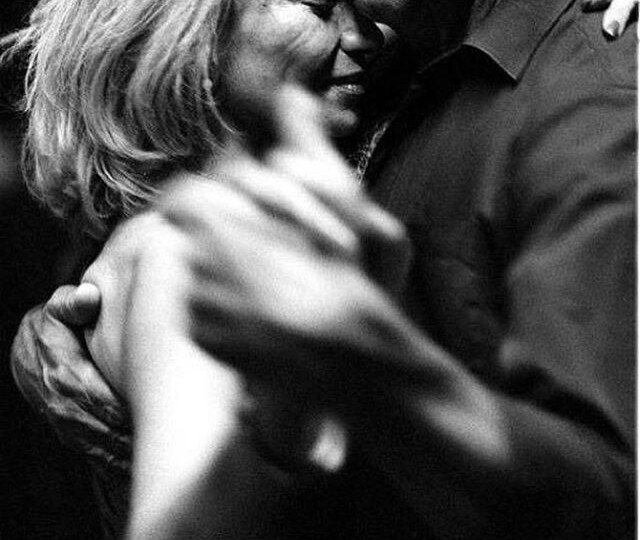 Вероника Тушнова "Молодость... Старость... Привычно, знакомо..."