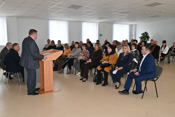 Семена, удобрения и противопожарная безопасность: в Миллеровском районе обсудили готовность к весенней посевной