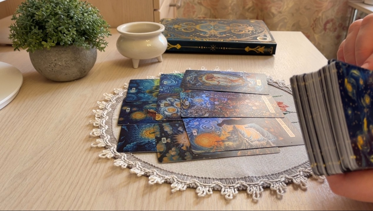 Фото автора канала Расклады на Таро. Екатерина. MAX +79851776974