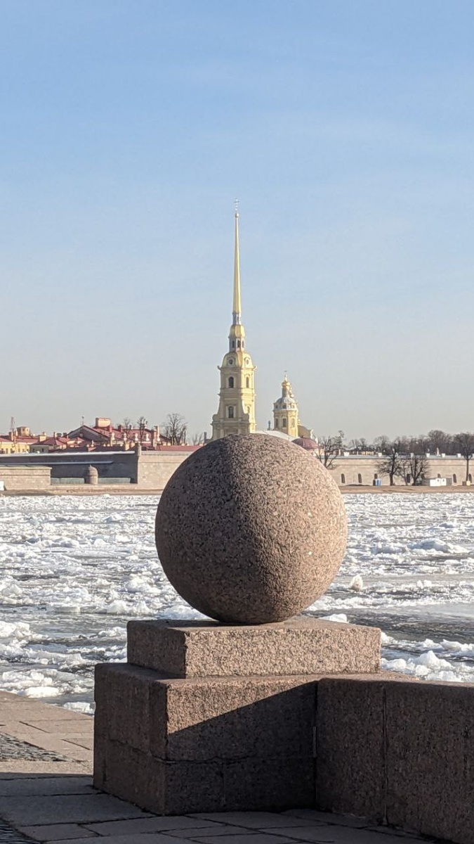 "На Волковском воют волки: похоже Завтра там будет еще веселей."(с) Фото: t.me/shir_compositio