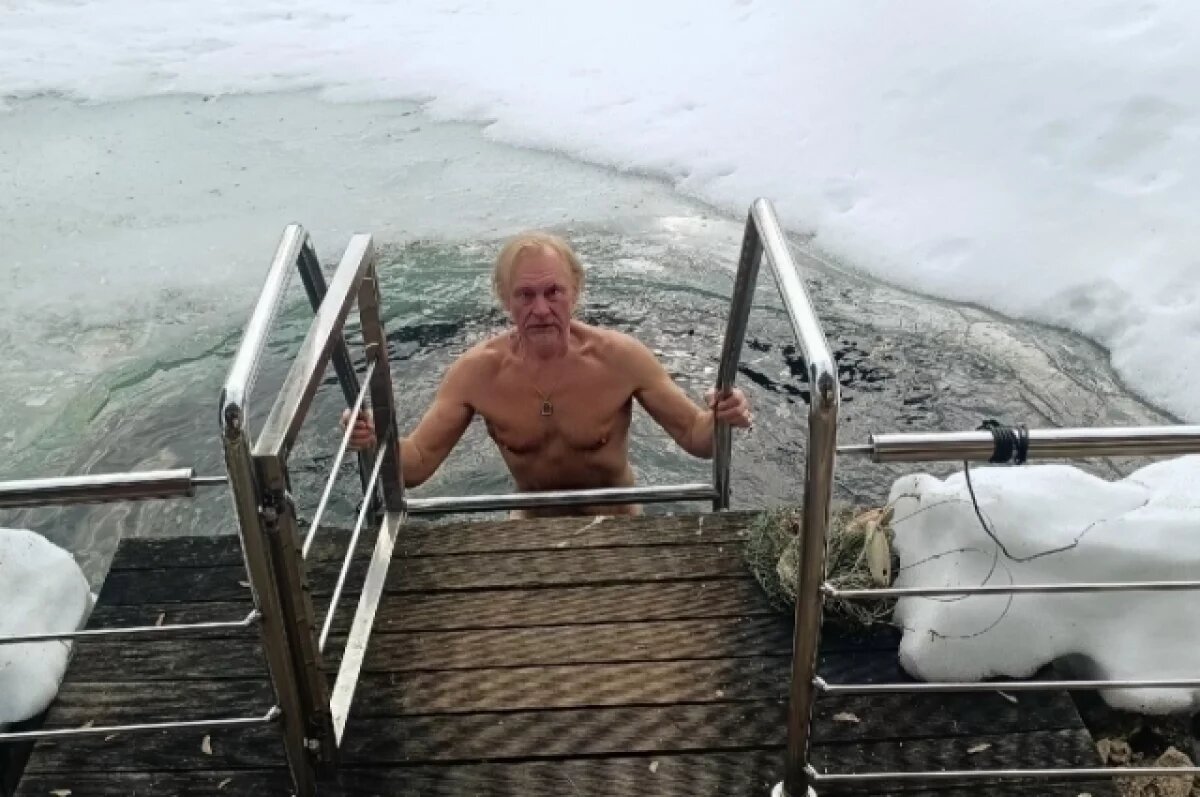    Нижегородский экс-мэр Булавинов отметил день рождения купанием в проруби