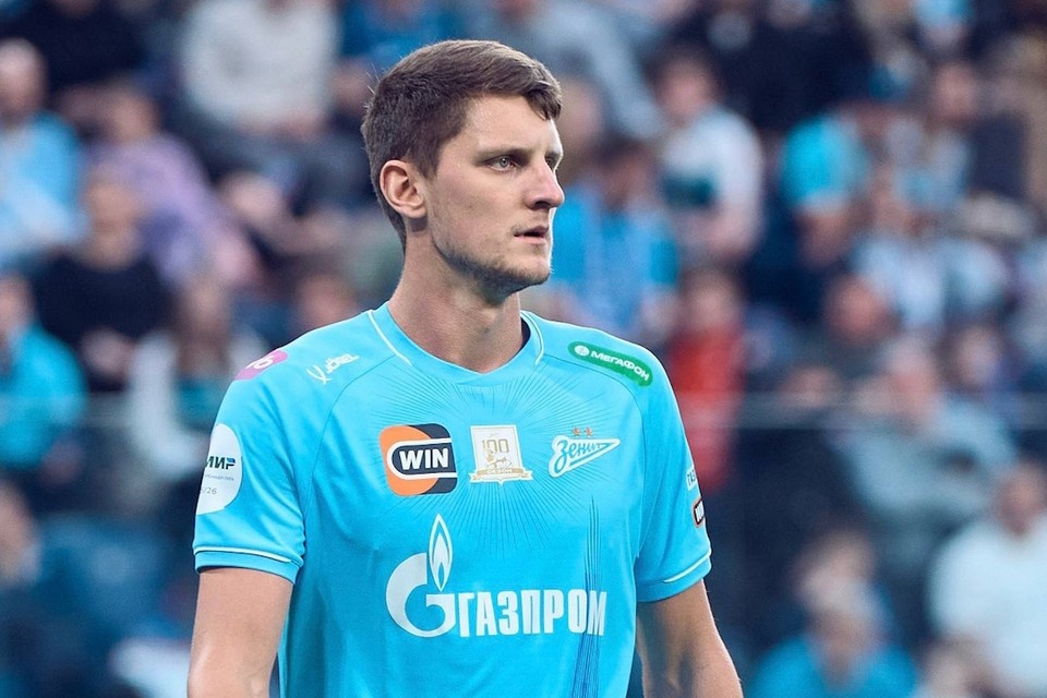    Опытный Игорь Дивеев всего пару месяцев в "Зените", но быстро стал игроком основы и вызван в сборную России. ФК "Зенит"