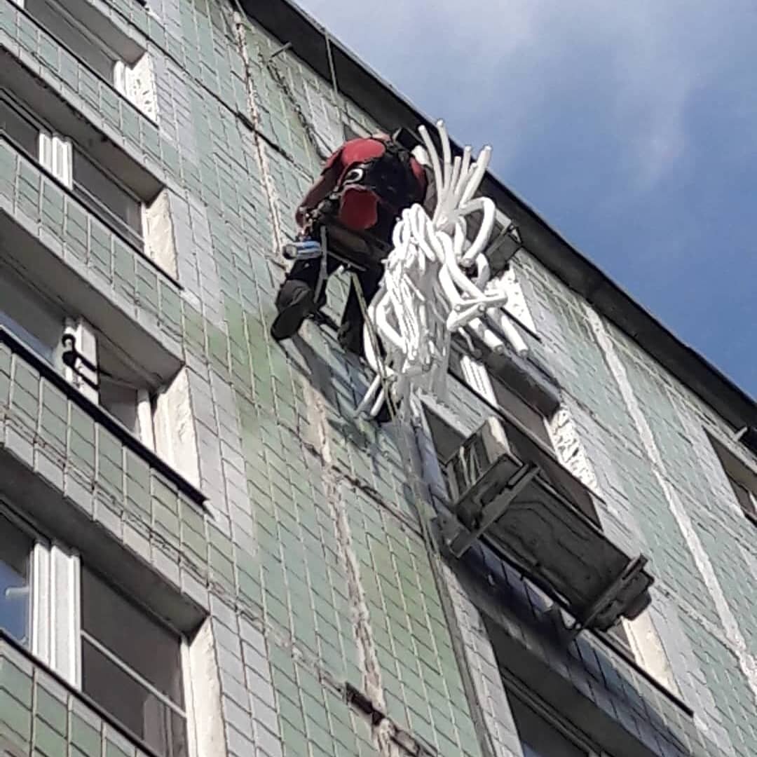 +74956418848 ГЕРМЕТИЗАЦИЯ И УТЕПЛЕНИЕ ШВОВ ПАНЕЛЬНЫХ ДОМОВ ПРОМЫШЛЕННЫМИ АЛЬПИНИСТАМИ В МОСКВЕ и МО 24/7 Обращайтесь по ремонту межпанельных швов зданий к профессиональным фасадчикам высотникам, свяжитесь прямо сейчас!