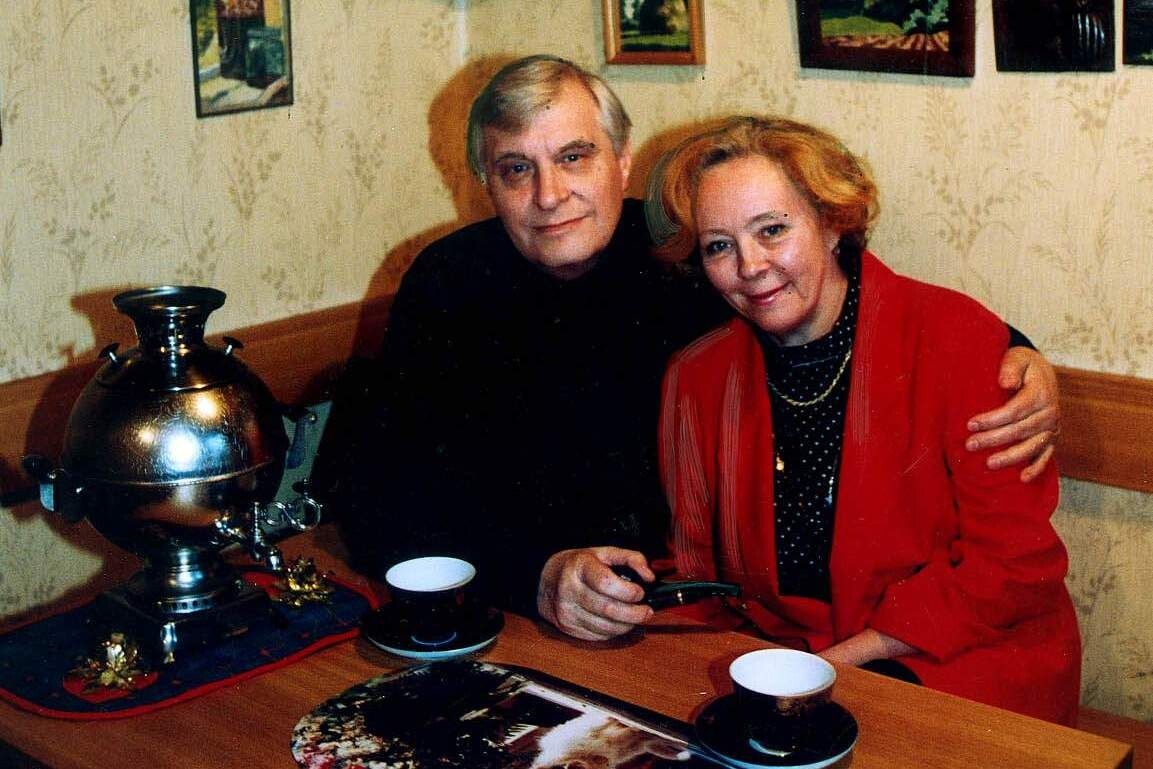    Актер Олег Басилашвили с супругой Галиной Мшанской / Источник: © ИЗВЕСТИЯ/Архив «Известий»