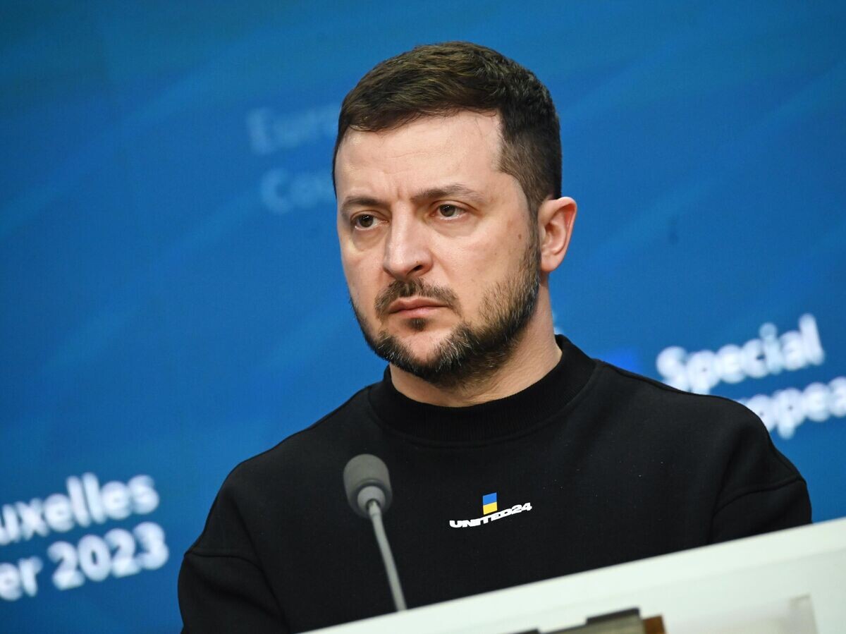    Президент Украины Владимир Зеленский выступает на саммите Европейского союза в Брюсселе© РИА Новости . Стрингер