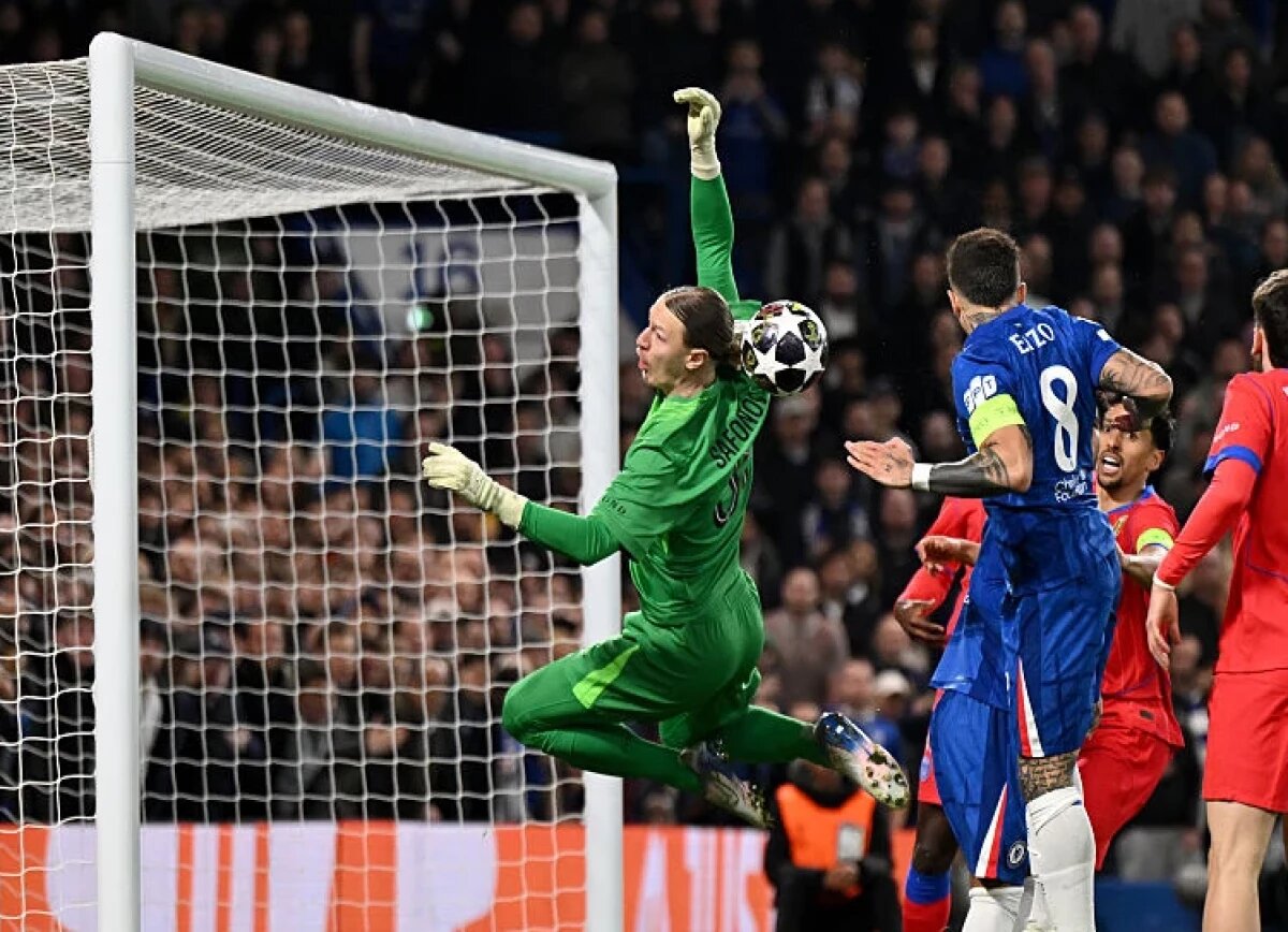     Французы спорят о необычном сейве Сафонова в игре с «Челси»: циркач или герой?