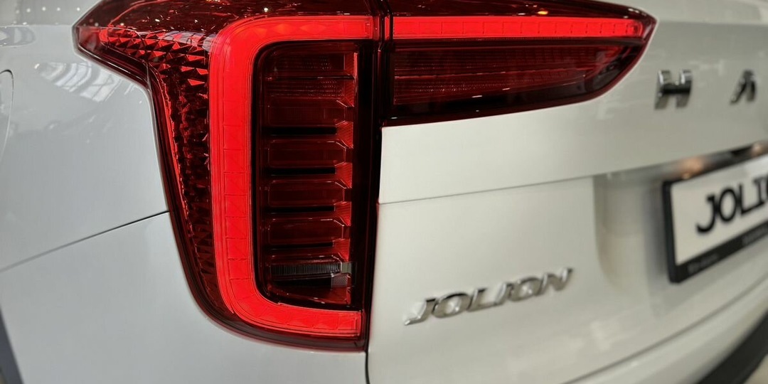 Новый салон, мотор и цена: в России стартовали продажи Haval Jolion 2026 года выпуска