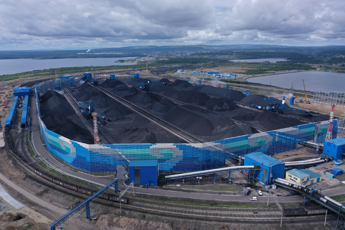 Ветрозащитный экран хабаровского терминала "Остерра" группы компаний "Портовый Альянс"