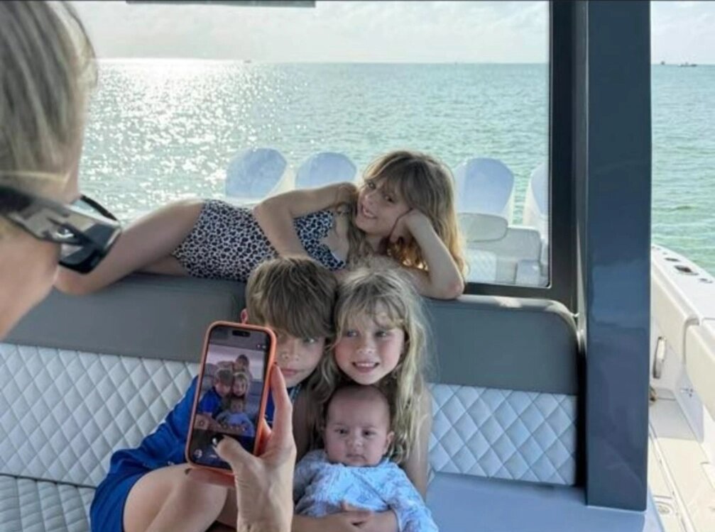 ФОТО: Instagram Анны Курниковой (запрещенная в России соцсеть; принадлежит компании Meta, признанной экстремистской организацией и запрещенной в РФ)📷
