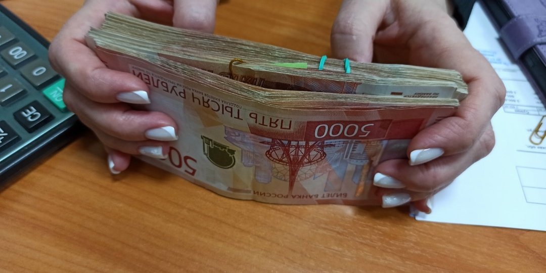 Жулики почти неделю «проверяют на подлинность» накопления мантуровской бабушки