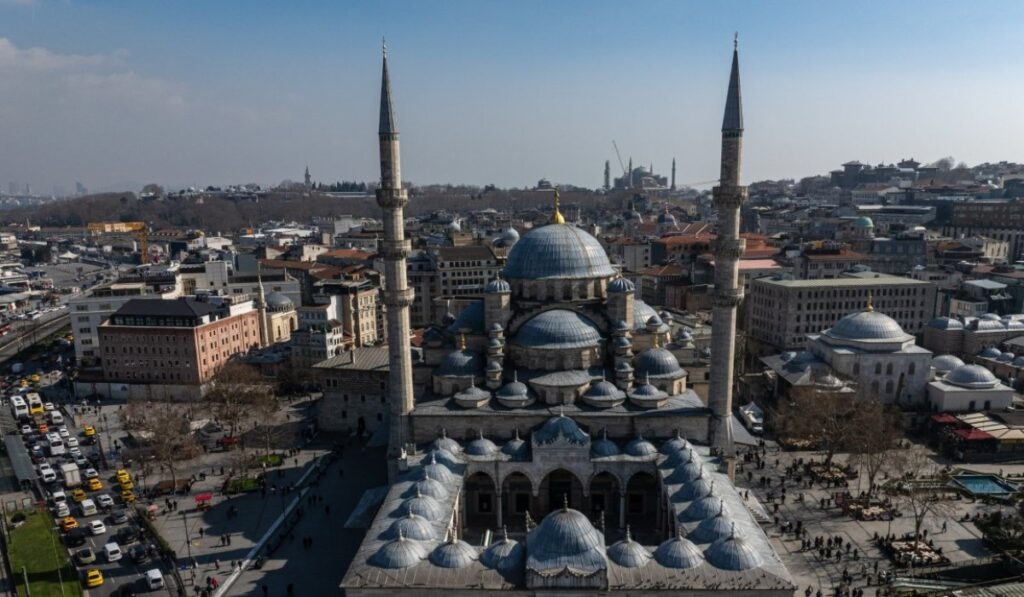 Фото: https://www.dailysabah.com/turkiye/istanbul/yeni-mosque-in-istanbul-marks-longest-build-in-ottoman-era