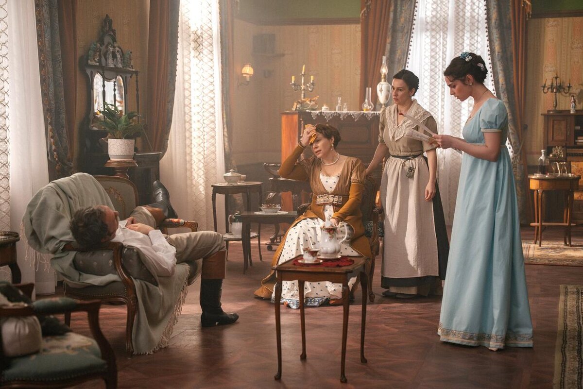 Фото со съемок сериала «История его служанки», 2026. Фото: пресс-служба Иви