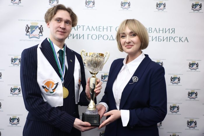 Евгений Мухранов (слева). Фото предоставлено пресс-центром мэрии Новосибирска.