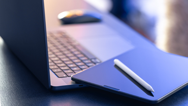 Фото: https://ru.freepik.com/free-photo/digital-tablet-stylus-pen-laptop-desktop-close-up_94082507.htm#fromView=search&page=1&position=20&uuid=e1890c39-7cec-4a26-b1d9-d5df36156db9&query=%D0%B8%D0%BD%D1%84%D0%BE%D1%80%D0%BC%D0%B0%D1%82%D0%B8%D0%BA%D0%B0