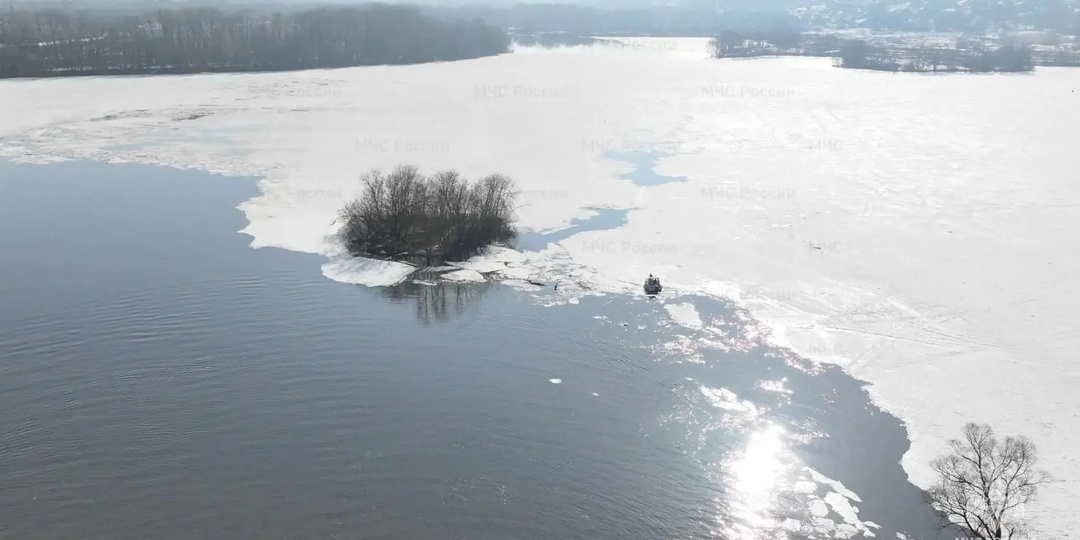 В Брянске провалившегося под лед школьника ищут с помощью БПЛА
