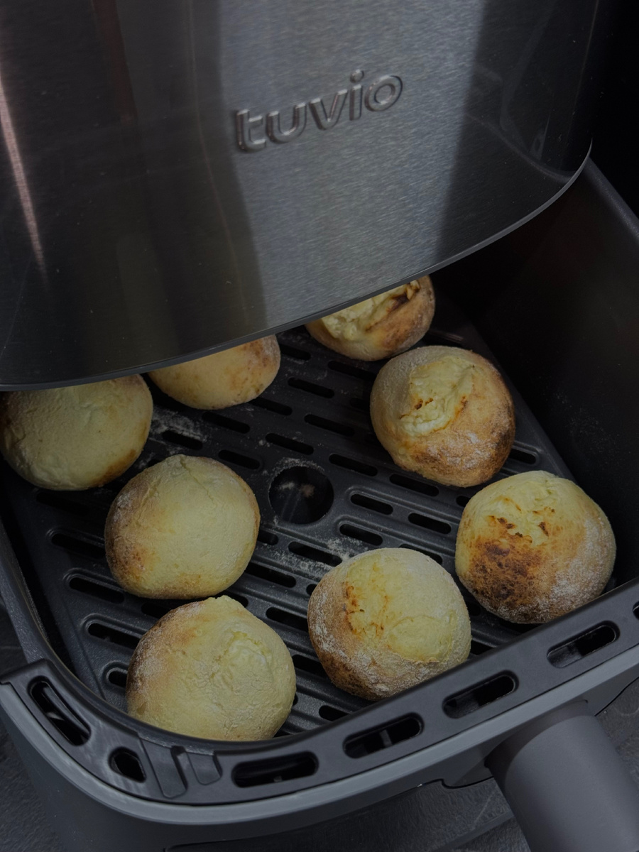 Готовятся сырнички в аэрогриле без масла и получаются мега пышные 