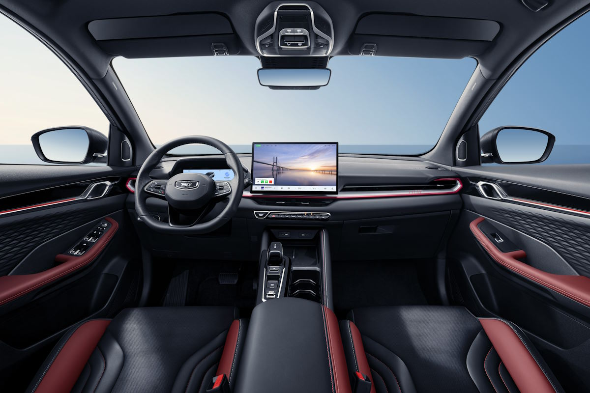     Интерьер Belgee X50+