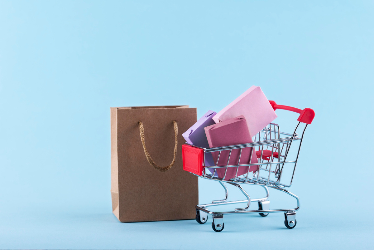    Дешёвые товары из-за границы могут исчезнуть. Фото: нейросеть