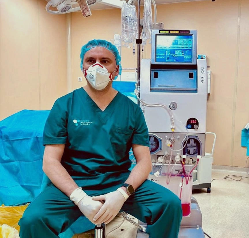 Петр Сергеевич Сергеев, главный врач клиники