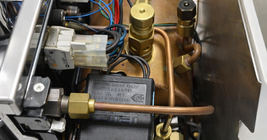 Почему кофемашина начинает работать хуже и когда в Паттайе уже нужен ремонт, а не обычная чистка