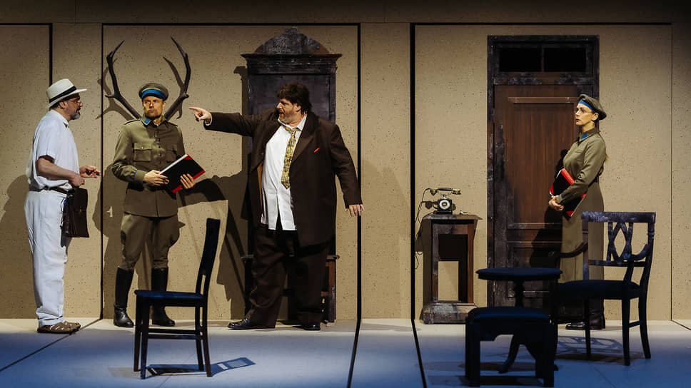 Спектакль по мотивам романа «Мастер и Маргарита».📷Фото: Schauspiel Frankfurt